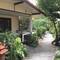 Отель Harry's Bungalows & Restaurant 