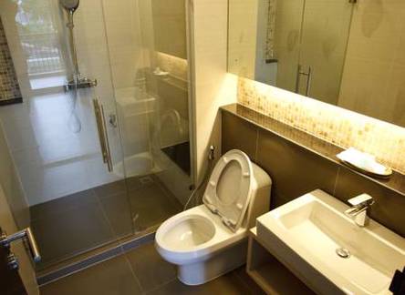 Отель Alisha Court Hotel & Residence 