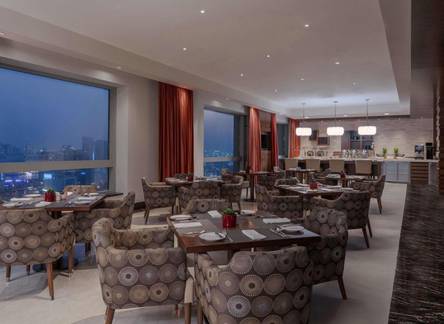 Отель Swissotel Al Ghurair Dubai