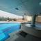 Отель Tulip Creek Hotel Apartments Apart