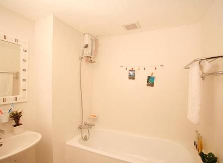 Отель Romance Serviced Apartment 