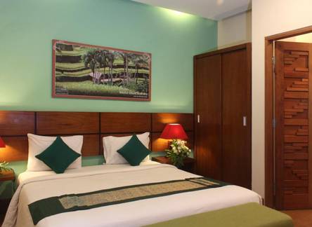 Отель The Green Zhurga Suite