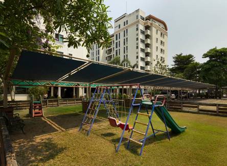 Отель Lasalle Suites & Spa