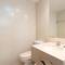 Отель Lasalle Suites & Spa