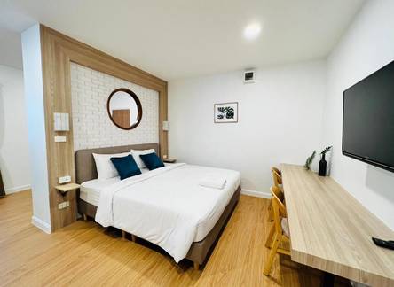 Отель Lee's Mark Residence 