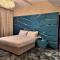 Отель Majestic City Retreat Hotel