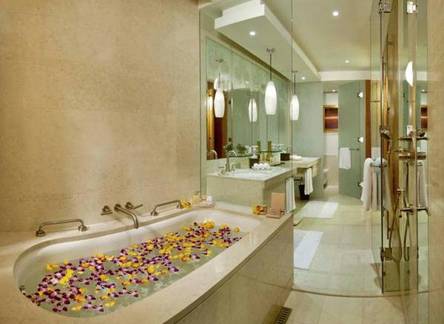 Отель The H Hotel