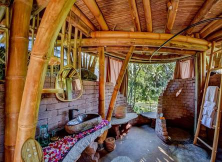 Отель Bambu Indah