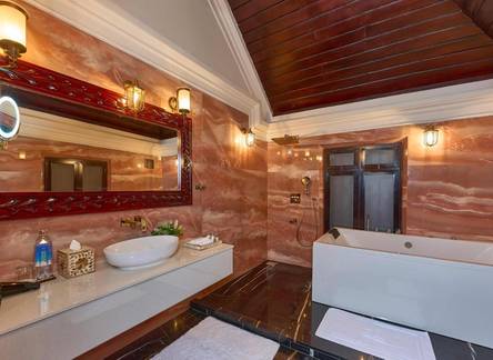 Отель The Leela Ashtamudi, A Raviz Hotel