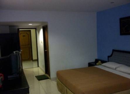 Отель Amans Inn 