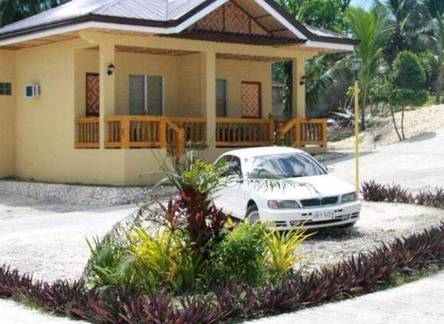 Отель Moalboal Beach Resort 
