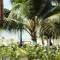 Отель La Petra Beach Resort 