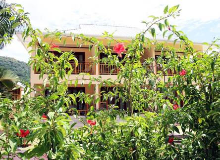 Отель Pirogue Lodge