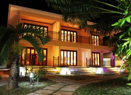 Отель Pirogue Lodge
