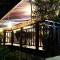 Отель Pirogue Lodge