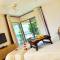 Отель Bon Azur Elegant Suites & Penthouses