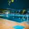 Отель Chrysland Hotel & Gardens Club