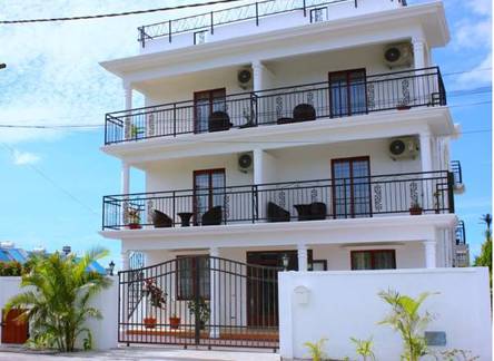 Отель La Serenade Bed and Breakfast