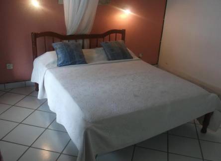 Отель Papillon Beach Apartments