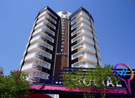 Отель The Corner Park Hotel