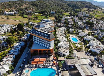 Отель Throne Beach Resort & Spa