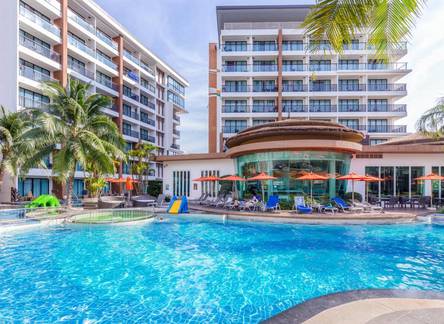 Отель The Beach Heights Resort