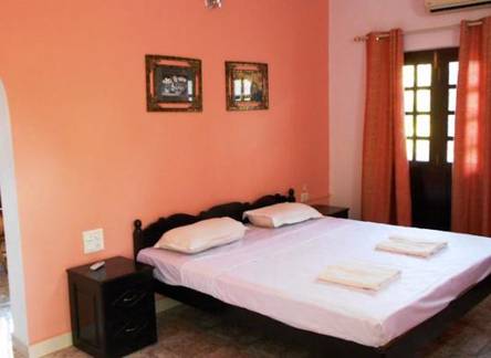 Отель White Feather Guest House