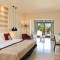 Отель Juweira Boutique Hotel