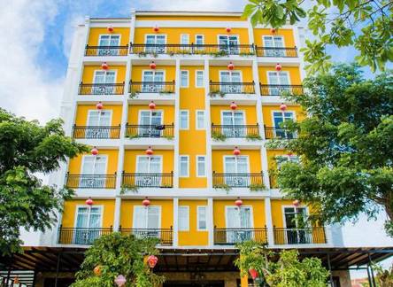 Отель Royal Riverside Hoi An Hotel