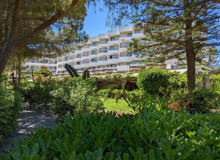 Отель Apollonia Beach Resort & Spa