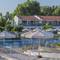 Отель Golden Coast Hotel & Bungalows