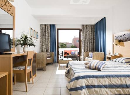 Отель Maritimo Beach Hotel
