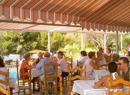 Отель Petit Village Hotel