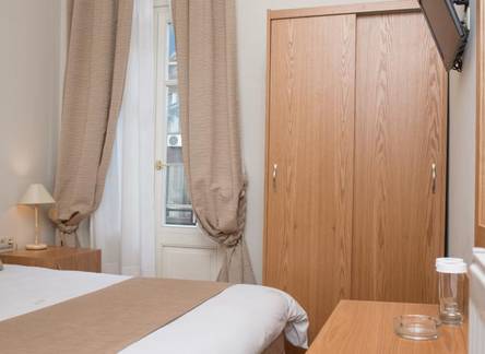 Отель Tourist Hotel