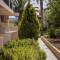 Отель Vantaris Garden & Corner