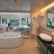 Отель Premier Le Reve Hotel & Spa