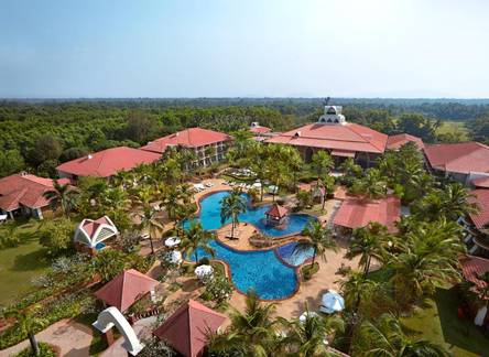 Отель Caravela Beach Resort