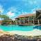 Отель Grand Balisani Suites