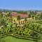 Отель The Lalit Golf & Spa Resort