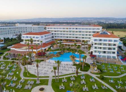 Отель Leonardo Cypria Bay