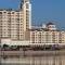 Отель Holiday Inn Sea View Qinhuangdao
