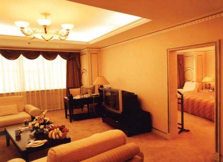 Отель Qingdao Kilin Crown
