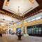 Отель Sanya Yuhai Hot Spring Resort Hotel