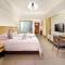 Отель Sanya Yuhai Hot Spring Resort Hotel