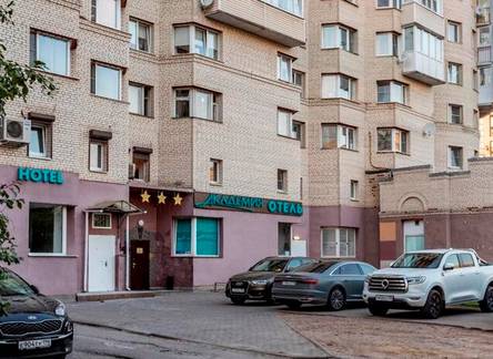 Отель Академия