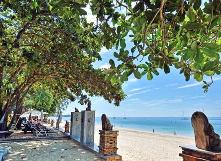 Отель Lanta Sand Resort & Spa