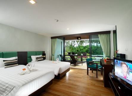 Отель The Kris Condotel