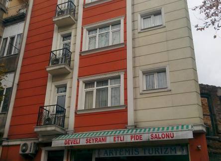 Отель Artemis Apartment