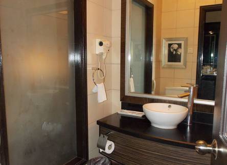 Отель Planta Centro Bacolod Hotel & Residences