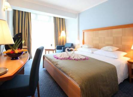 Отель Aminess Grand Azur Hotel